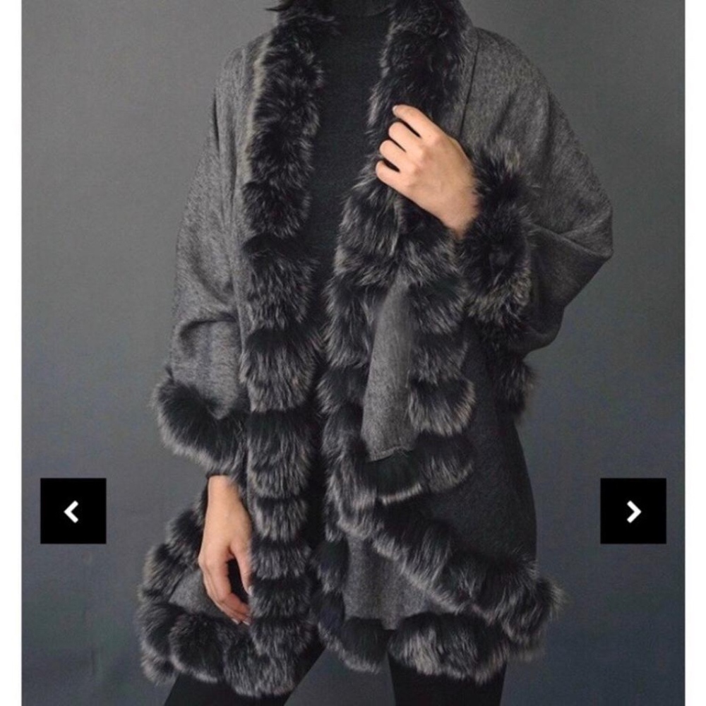 Dolce Cabo Cashmere Scarf/Wrap